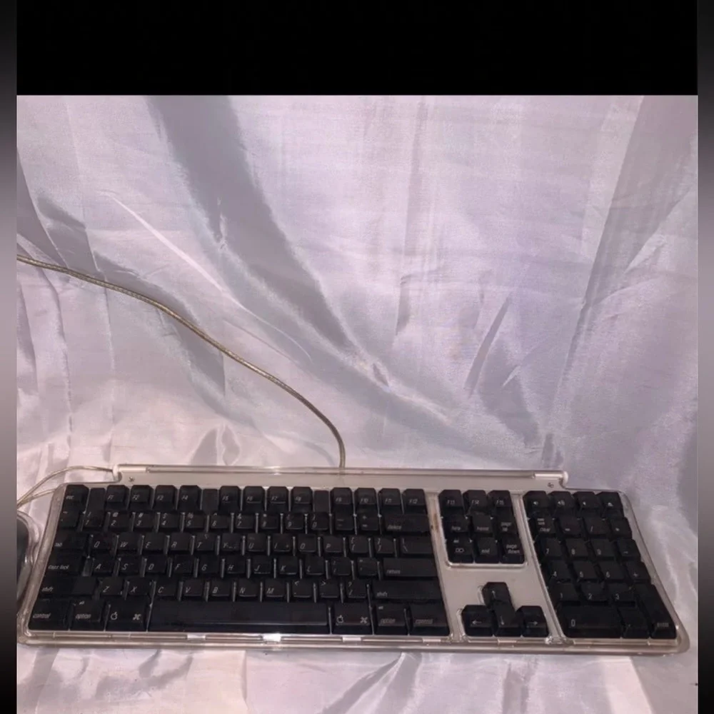 Vintage 2000 Apple USB Pro Keyboard 7803 RARE VINTAGE WORKS GREAT TESTED